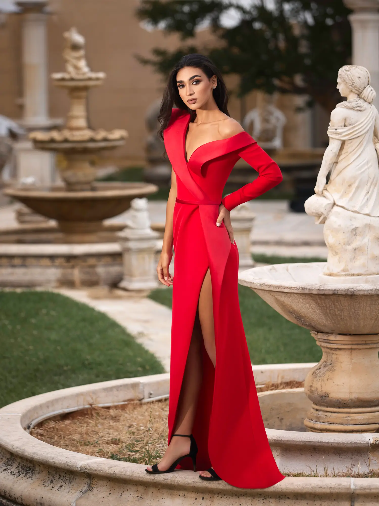 SS014 -Crepe GownRed US 01