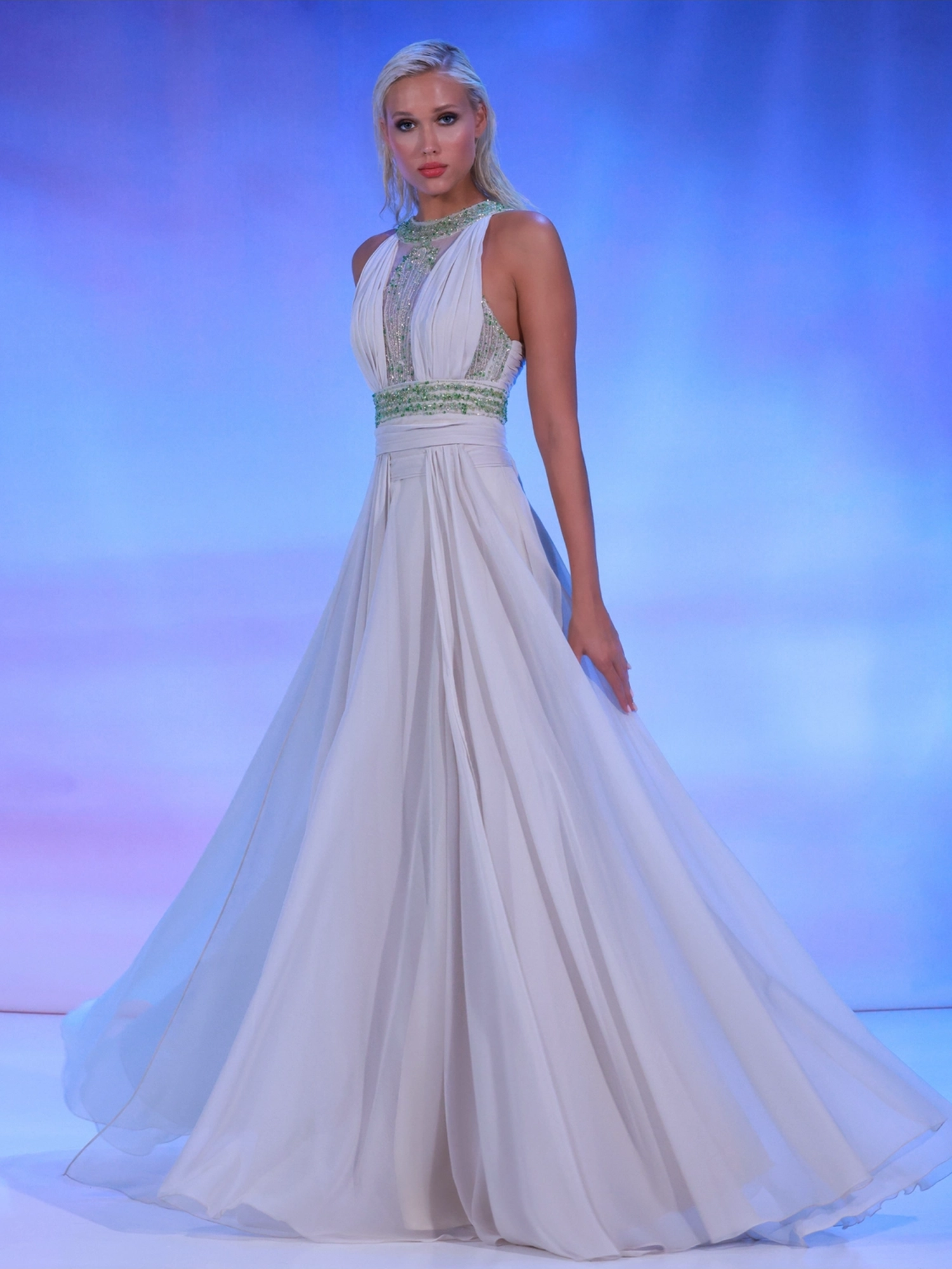 SS174 - Nude mousseline dress features a flowy skirt Nude US 01